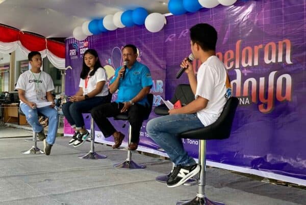 Talkshow Pelajar Kreatif, Inofatif, Mandiri dan Bersinar pada Festival Pelajar Nusantara Talkshow Pelajar Kreatif, Inofatif, Mandiri dan Bersinar pada Festival Pelajar Nusantara