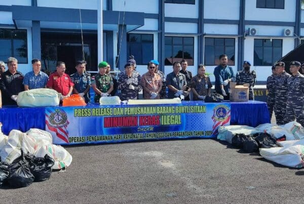 Press Release dan Pemusnahan Barang Bukti/Sitaan Minuman Keras Ilegal dalam Operasi Pengamanan Hari Raya Natal tahun 2022 dan Pergantian Tahun Baru 2023