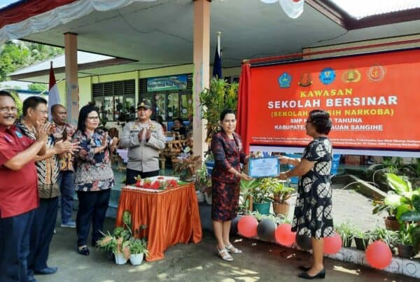 PENCANANGAN SEKOLAH BERSINAR SMP NEGERI 3 TAHUNA PENCANANGAN SEKOLAH BERSINAR SMP NEGERI 3 TAHUNA